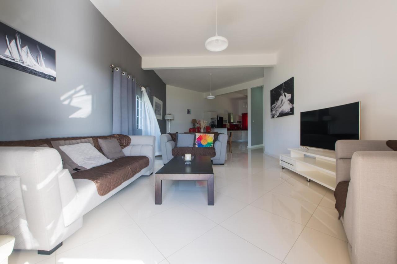 Pierre Bleue Beachfront Villa Flic-en-Flacq Exterior foto