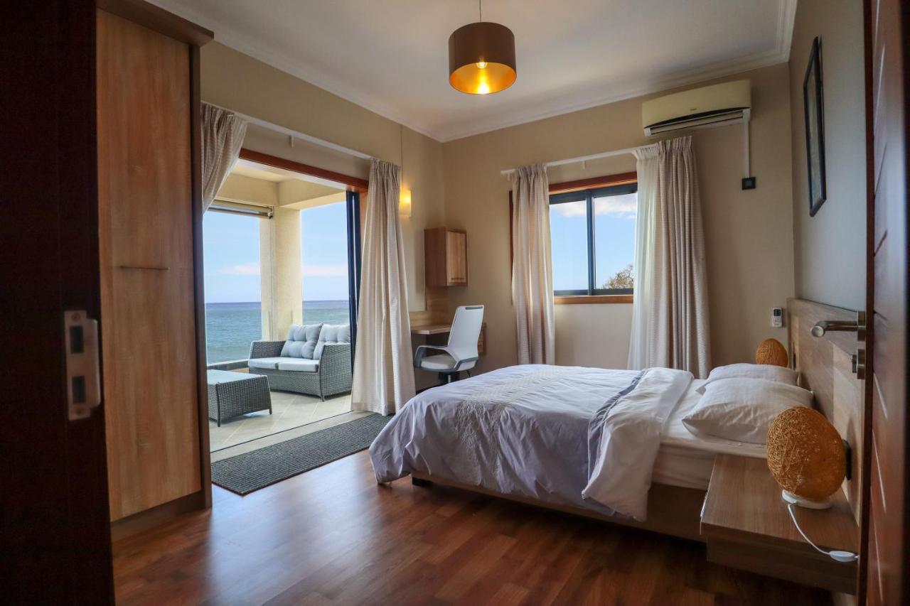Pierre Bleue Beachfront Villa Flic-en-Flacq Exterior foto